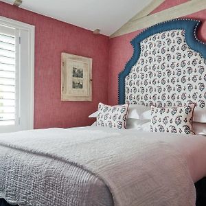 Kamer met een Queen Size Bed